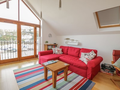 2 The Creekside, LOOE