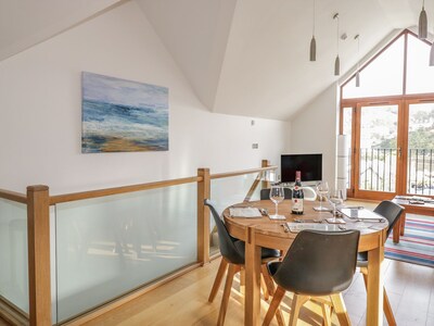 2 The Creekside, LOOE