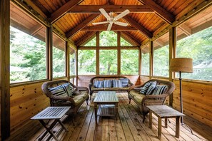 Screened-In Porch