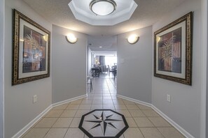 Yacht Club 1-703 Foyer