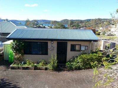 Cute  hideaway on Central Coast NSW      ( SORRY.... NO PETS)