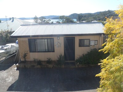 Cute  hideaway on Central Coast NSW      ( SORRY.... NO PETS)