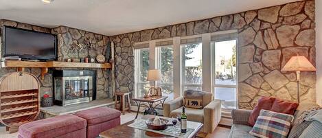 E108 Lake Cliffe - a SkyRun Summit Property - 