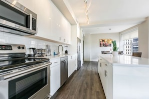 Full Kitchen Area