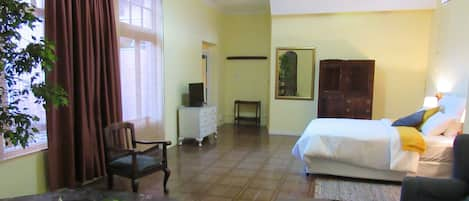  Main Bedroom with private salon 