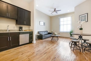 Living room/kitchen