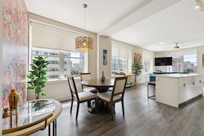 Living room/Dining area