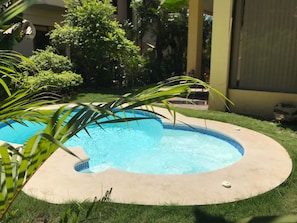 Bain à remous extérieur