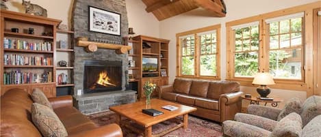 Living Room w/ Fireplace