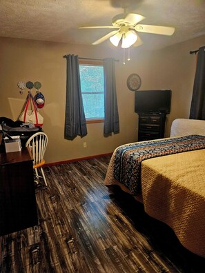 BR #1 Queen bed and twin mattress