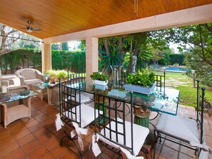 Outdoor dining