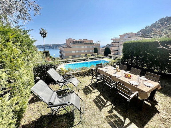 Garden with sea view