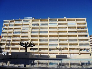 Façade