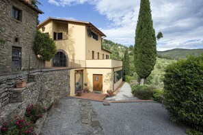 Building Exterior, Main Entrance