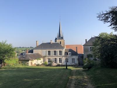 Charmant, Burgund, Loire-Tal, 19 Personen, beheizter Pool