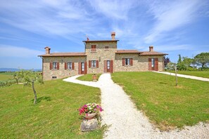 Main entrance and outdoor view