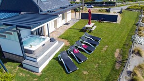 la maison des gardiens de l'océan avec son spa pleine vue mer à Plougonvelin, 