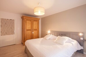 chambre 1 / bedroom 1