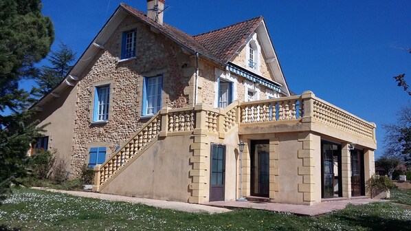 vue extérieure du gîte Les Bleuets