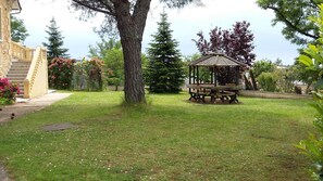 jardin privatif de 300 m2