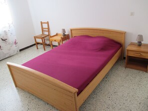 chambre 1 un lit 140x190