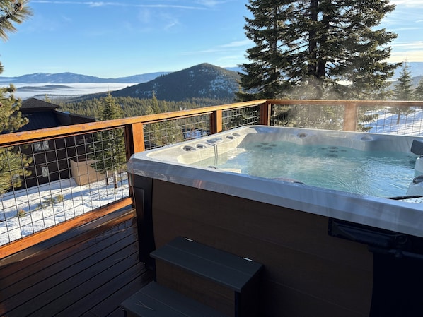Experience breathtaking views of the Sierra Nevada peaks like never before, all while soaking in your hot tub on the deck. It doesn’t get more spectacular than this!