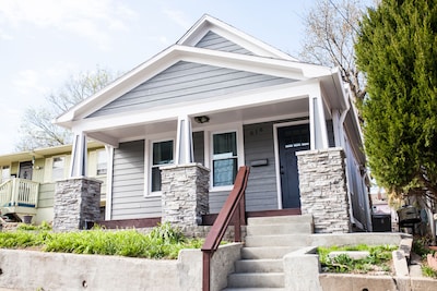 Modern Home in Historic Strawberry Hill w/ a view of Downtown KC - Pet Friendly