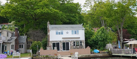 Lake house directly on Greenwood Lake