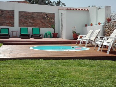 House with enclosed garden and swimming pool for children. Pets welcome. 4km from the sea
