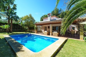 Garten und Schwimmbad