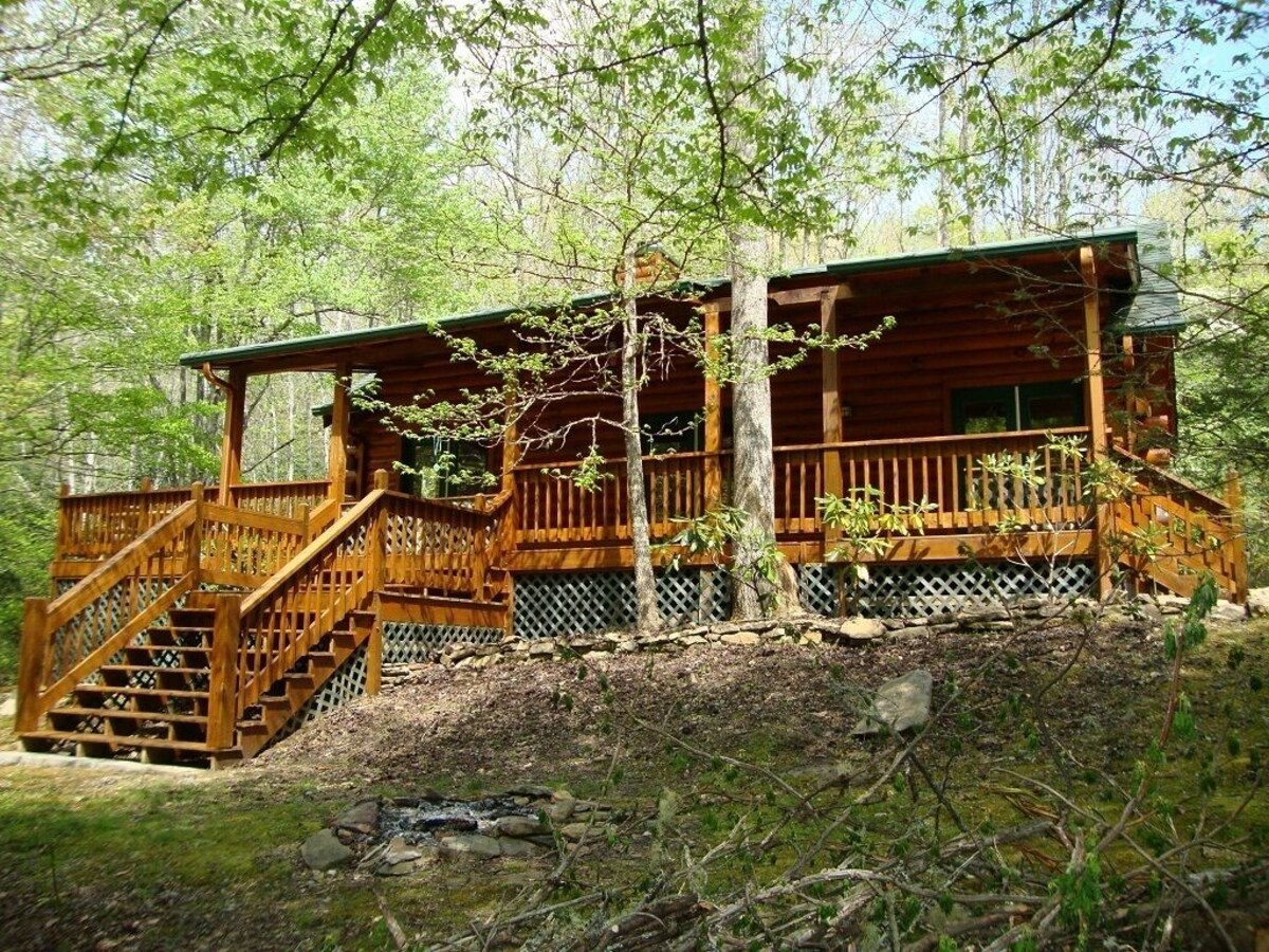 A Mountain Paradise on Collett Creek in Andrews, NC
