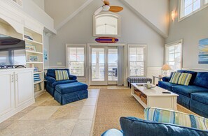 Aloha From Kure South-Living Room