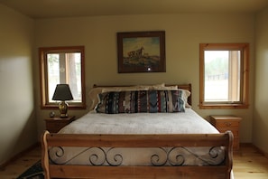 Mater Bedroom w/ Ca king bed