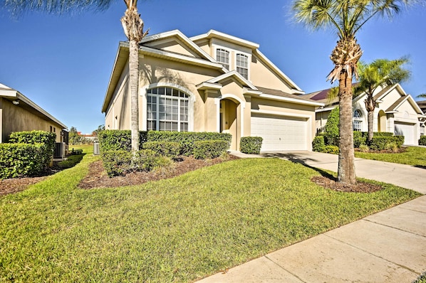 Clermont Vacation Rental | 5BR | 4BA | 2,968 Sq Ft | Step-Free Entry