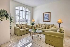 Living Room | Free WiFi | Central A/C