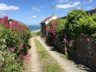 Old Saltys Cottage en Westward Ho con impresionantes vistas al mar