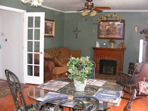 Living room/Dining room