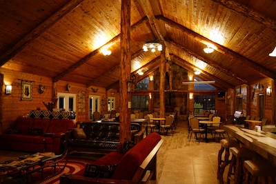 Solar & Wind Powered Lodge on 160 Acres - Big Discount for 2+ nights