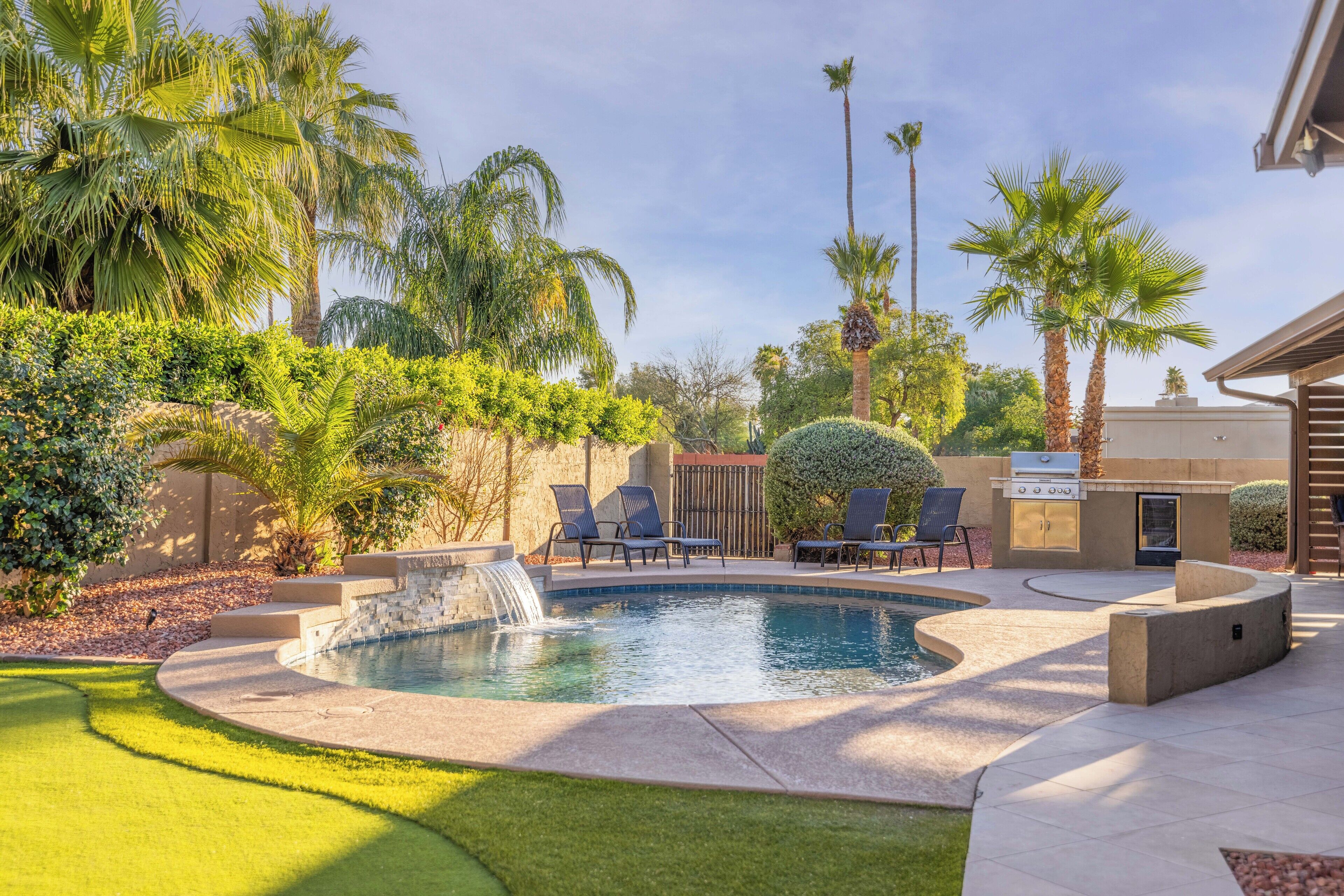 Serene Oasis: 5BR Home with Pool & Outdoor Bliss - Phoenix Serene Oasis: 5BR Home with Pool & Outdoor Bliss - Phoenix