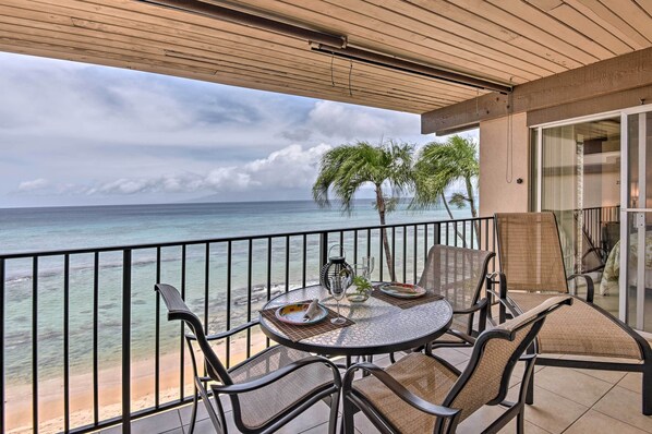 Lahaina Vacation Rental | 2BR | 2BA | 848 Sq Ft | Step-Free Access w/ Elevator