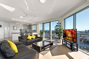 Surfers Paradise Holiday Apartment Ocean Front Prestige