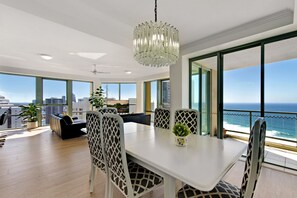 Surfers Paradise Holiday Apartment Ocean Front Prestige