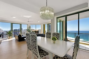 Surfers Paradise Holiday Apartment Ocean Front Prestige