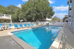 Pool, Water, Swimming Pool, Building, Hotel