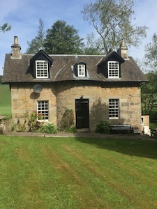 GARDEN COTTAGE, near St Andrews. Quiet, rural location. New June availability!