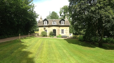 GARDEN COTTAGE, near St Andrews. Quiet, rural location. New June availability!