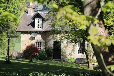 GARDEN COTTAGE, near St Andrews. Quiet, rural location. New June availability!