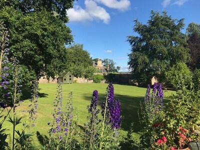 GARDEN COTTAGE, near St Andrews. Quiet, rural location. New June availability!