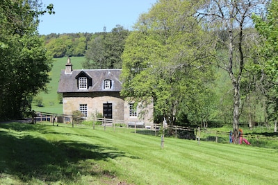 CASA DE JARDÍN, cerca de St Andrews. Encanto tradicional en un lugar glorioso y rural.