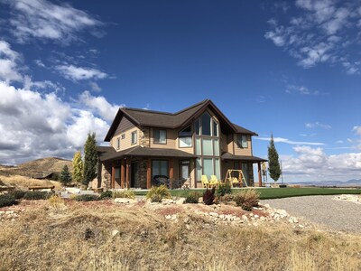 Lupine Vista at Bear Lake, Sleeps 14-16, Beach Access, Pool, HotTub, Sport Court